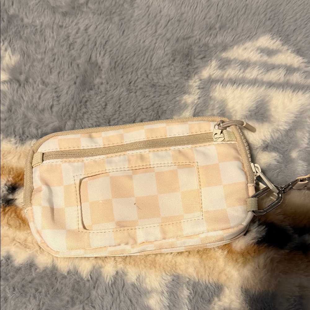 Emmafy Cream and Tan Checkered Wristlet